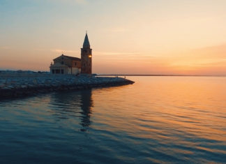 Caorle, město života a písku